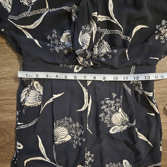 🦃TODAY ONLY🦃BCBGENERATION Joie Black Floral print V- neck casual Jumpsuit sz S - Picture 12 of 14